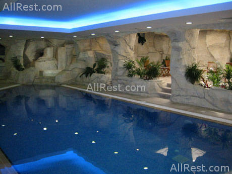 Crown Resorts Horizon 8